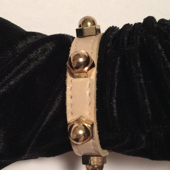 CC SKYE GOLD PLATED BOLT WRAPPED LEATHER BRACELET - Picture 1 of 4